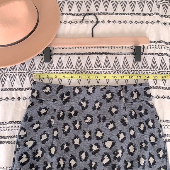 Ann Taylor Loft Leopard Pencil Skirt | Size: S | Color: Gray, Black & Beige - Picture 3 of 8